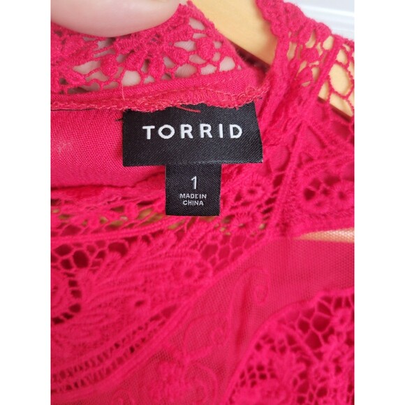 Torrid Plus Size Crinkle Gauze Crochet Detail Top Size 1X - Picture 6 of 11